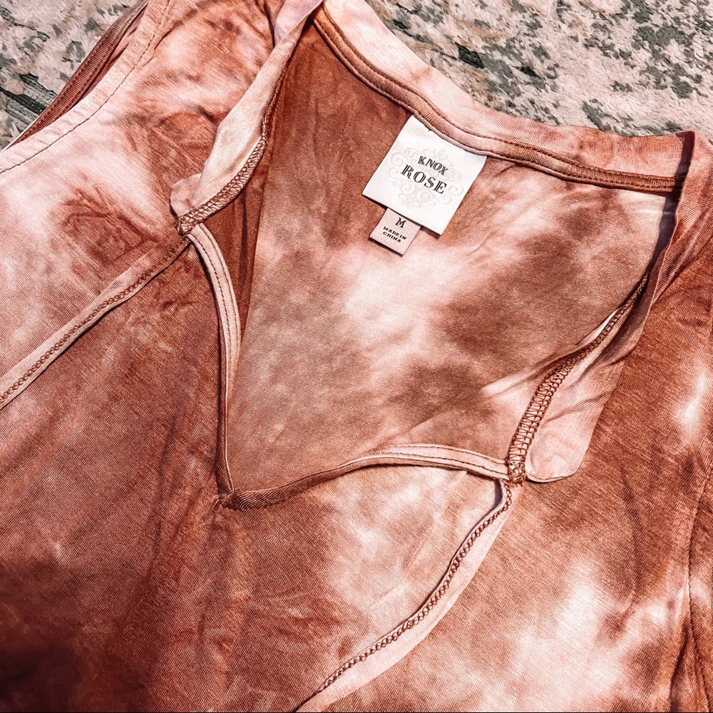 Rust Tie-Dye Sleeveless Peplum Tank - Picture 2 of 5